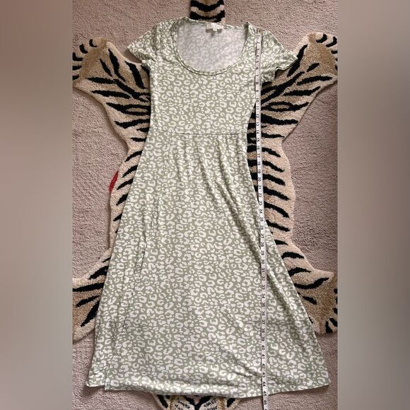 Jessica Simpson Green Leopard Print Midi Dress – Size Medium, Sleeveless Slit He - Picture 4 of 9